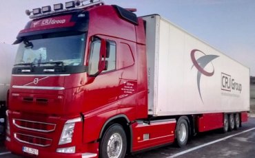 Transport of goods by curtainsider semi-trailers